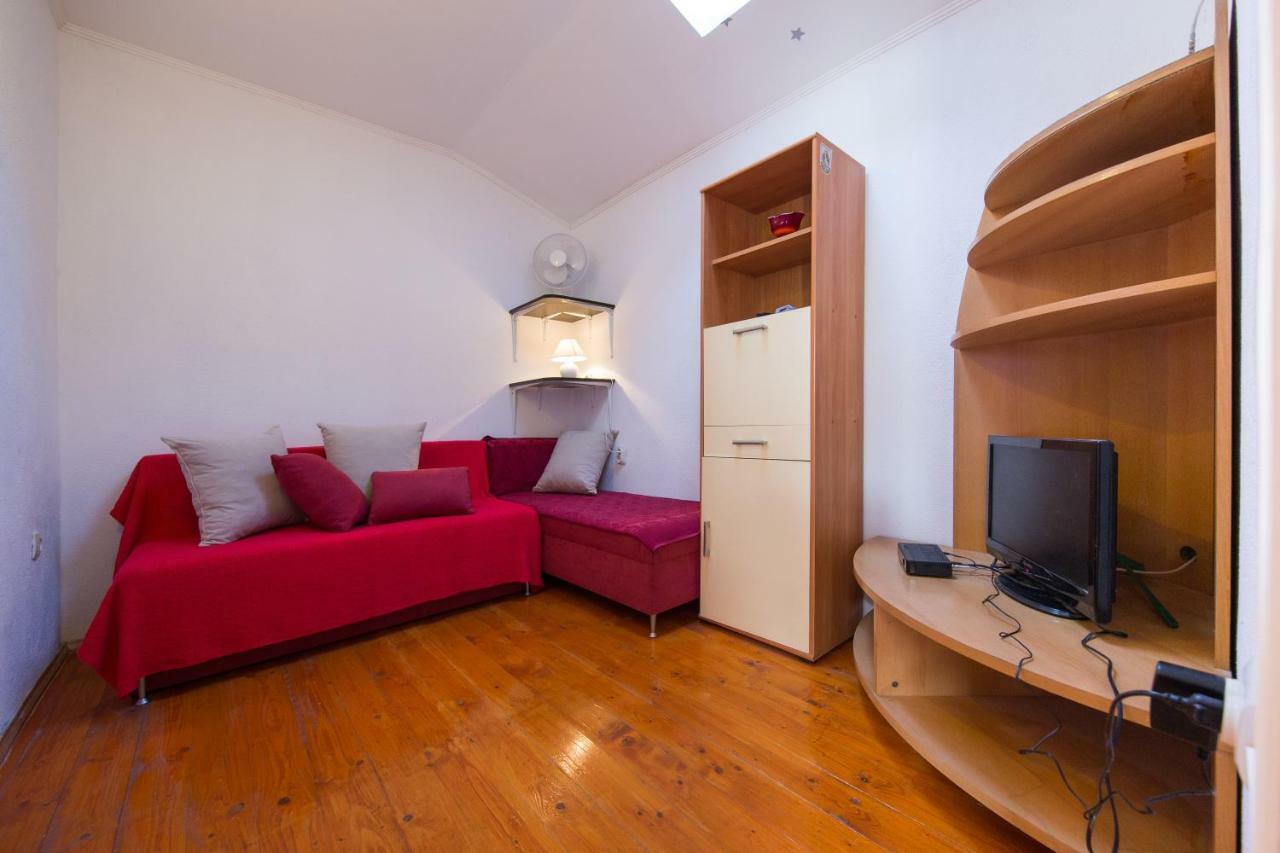 Strma Apartments Vis Exterior photo
