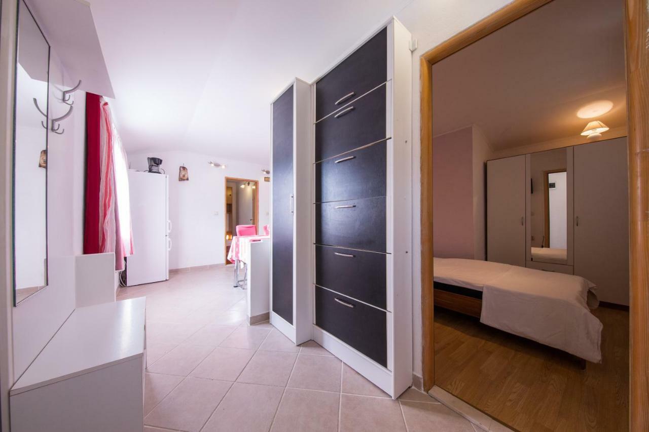 Strma Apartments Vis Exterior photo